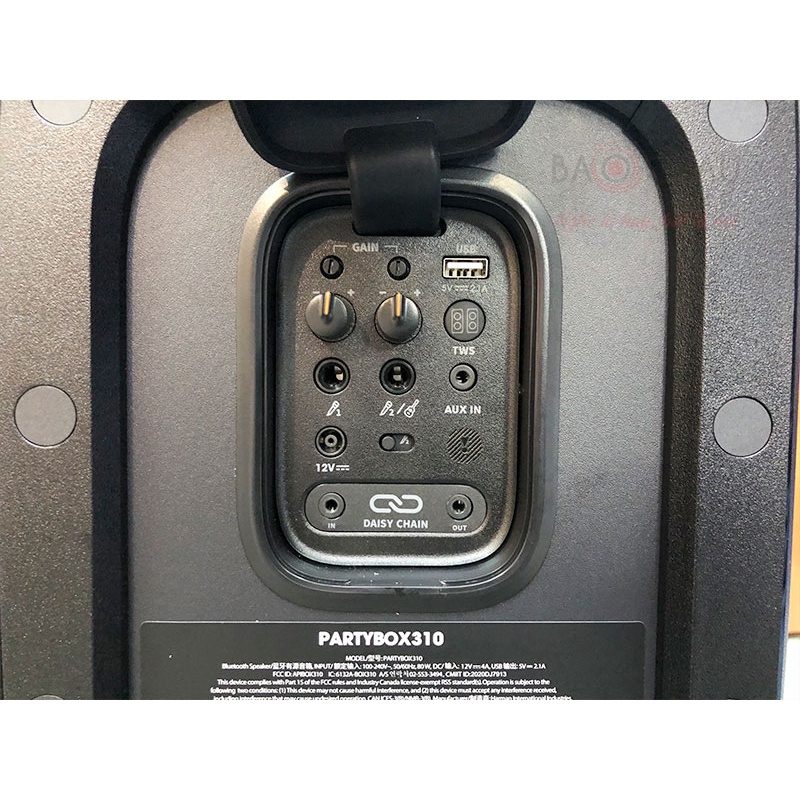 Loa Bluetooth JBL Partybox 310 | Công Suất 240W - Pin 18 Giờ - Kháng Nước IPX4 - Có Bánh Xe Di Chuyển
