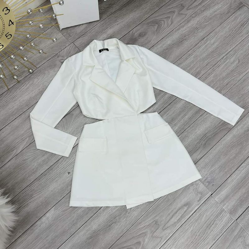 Đầm vest khoét eo tay dài