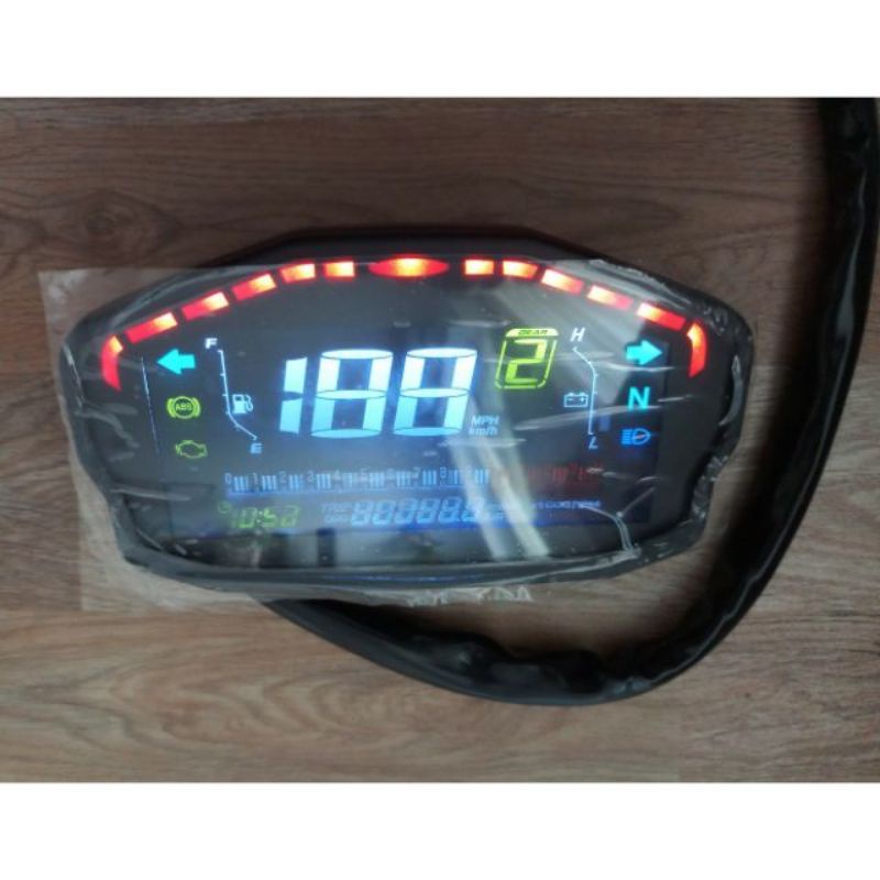 Đồng hồ điện tử Ducati hàng mới 100% full mắt đọc