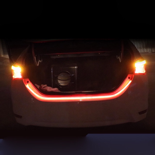 Đèn led độ cốp sau xe ô tô dạng Treamer trip 1m2