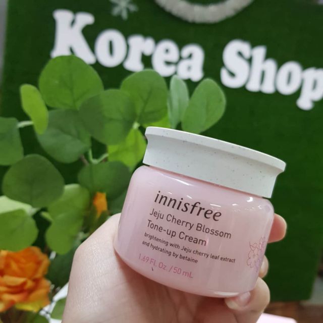 Bộ dưỡng trắng nâng tone da Innisfree Jeju Cherry Blossom