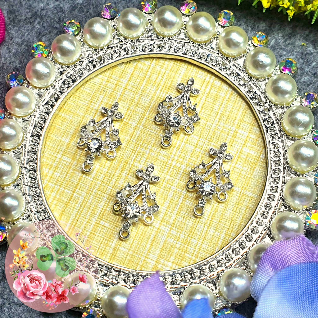 Mã CR134 . Charm kim loại đính đá trang trí móng siêu xinh.
