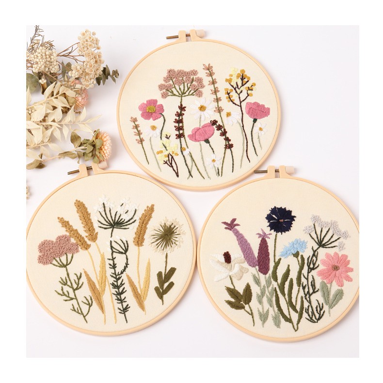 Bộ dụng cụ thêu cho người mới bắt đầu có vải màu be họa tiết hoa và kim chỉ