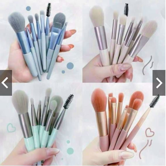 Bộ Cọ Trang Điểm 8 Cây Vintage Siêu Cute Trong Túi Zip