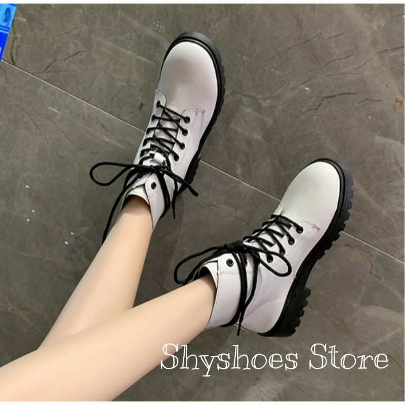 (Có Sẵn) Giày Boot Trắng cổ cao phối dây đen đế đôn 3cm phong cách martin timber cực cá tính | BigBuy360 - bigbuy360.vn
