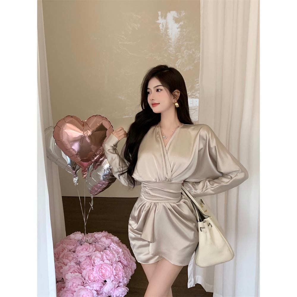 Đầm Nữ Tay Dài Cổ Chữ v Thời Trang Quyến Rũ