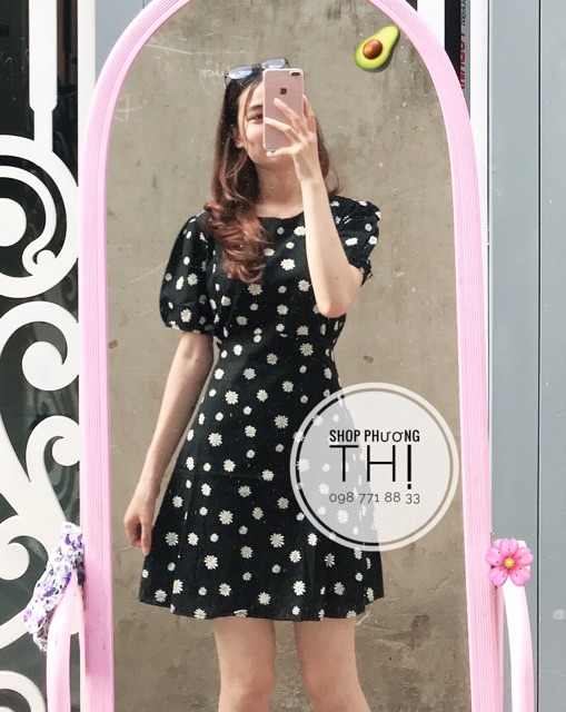 Váy hoa cúc cổ tròn cộc tay hai màu - đầm hoa cúc vintage (hình shop tự chụp/sẵn) | BigBuy360 - bigbuy360.vn