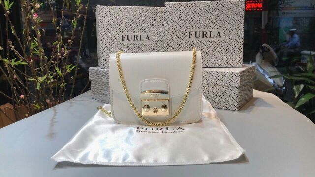 FULA SIÊU HOT Cập Bến Tiếp
❌Size: 18cm
Hàng vẫn gọi là xuất dư ấy a
Full box