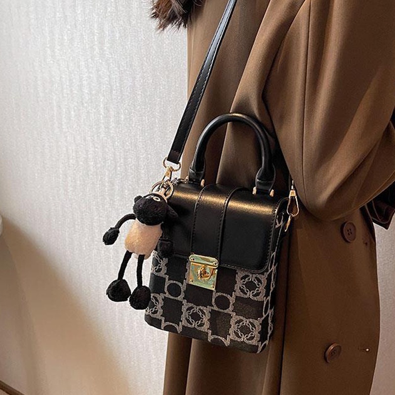 Túi Đeo Chéo Hình Vuông Nhỏ Độc Đáo Dễ Phối Đồ Thời Trang Cho Nữ