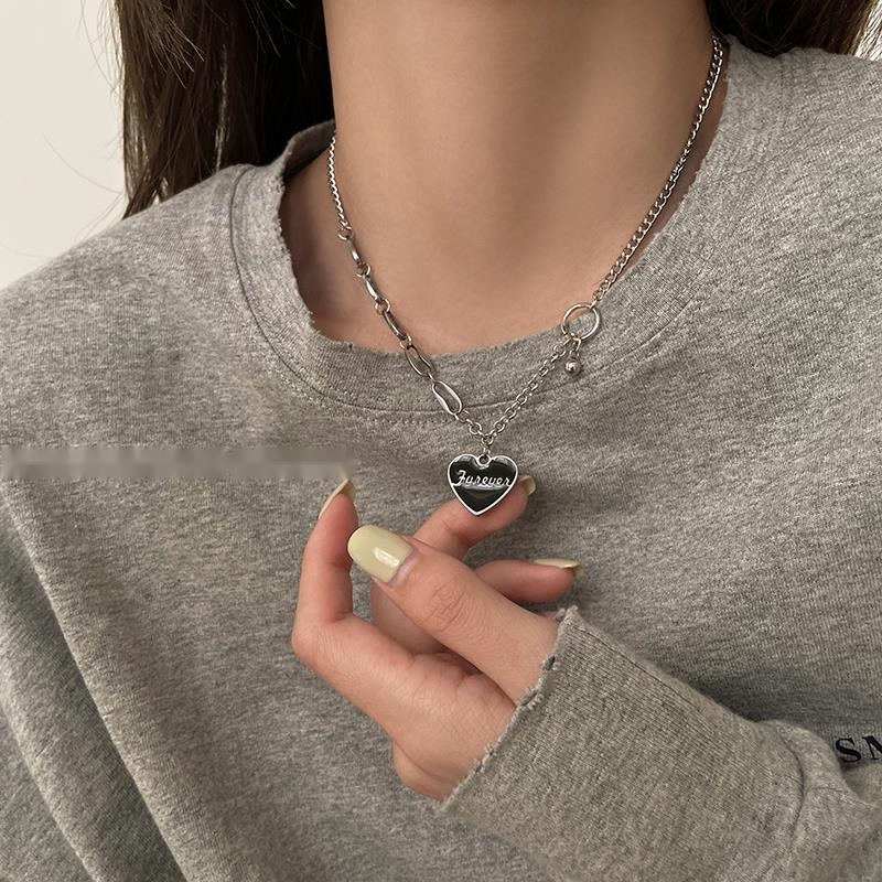 Vòng cổ Hình Trái Tim Màu Đen Phong Cách Hip Hop Hàn Quốc Cho Nữ