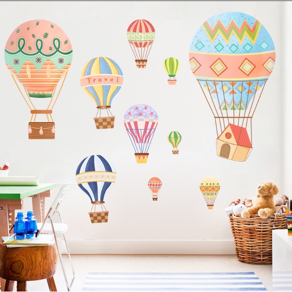 Decal trang trí tường - Khinh khí cầu thổ cẩm sắc màu