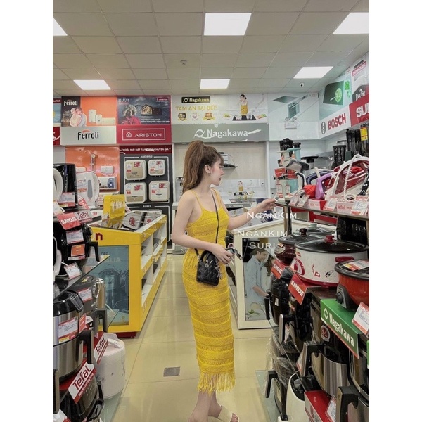 SET LEN ÁO 2 DÂY CHÁN VÁY TUA RUA GẤU MÀU VÀNG.