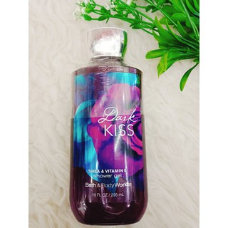 Sữa tắm dưỡng da Dark Kiss-Bath and body work 295ml