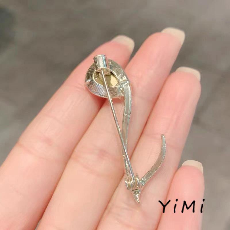 Phiên bản Hàn Quốc của chiếc trâm cài áo thời trang sang trọng sáng tạo