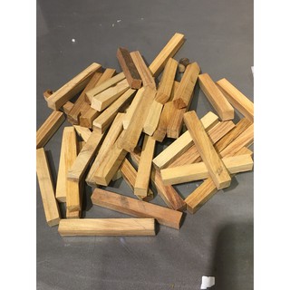 Thanh gỗ Đàn hương loại to