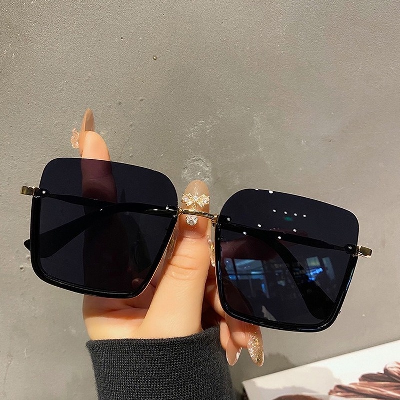 Kính Mát Gọng Vuông Oversize Chống Tia UV Bằng Kim Loại Thời Trang Hàn Quốc Cổ Điển Dành Cho Bạn Nữ