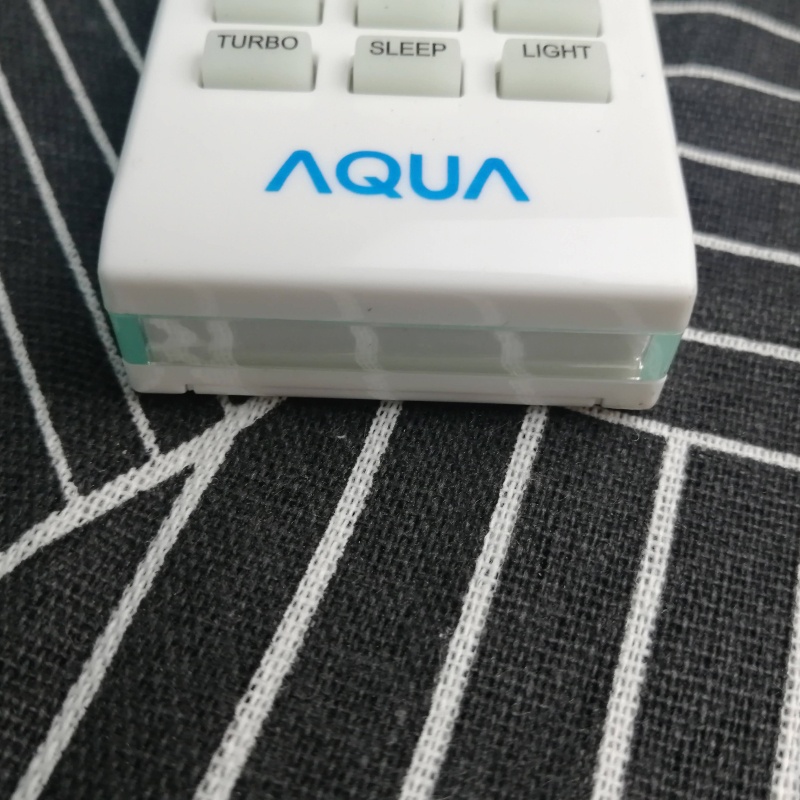 điêu khiển điều hòa Aqua (Trắng Ngắn) AQA-KCR9JA-Remote Aqua