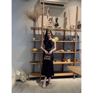 Đầm Lụa Cổ Yếm Dáng Dài