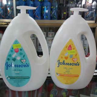 Sữa tắm chứa sữa Johnson's  1000ml