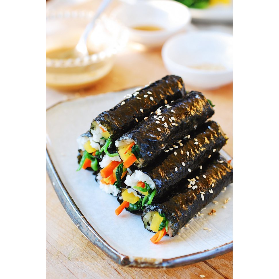 Rong biển 100 lá làm món cơm cuộn Kimbap Hàn Quốc