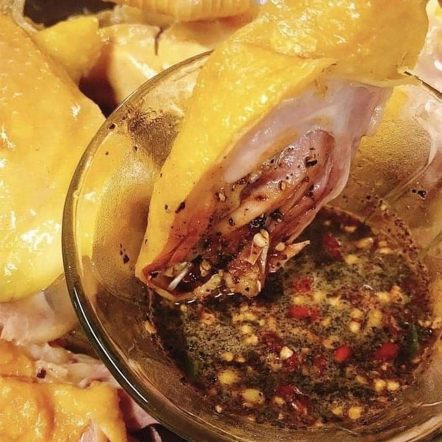 Gà ủ muối nguyên con