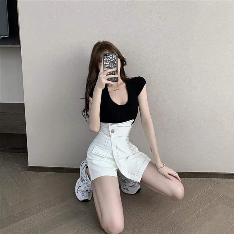 Chân váy viền quảng châu lệch tà xinh xắn | BigBuy360 - bigbuy360.vn