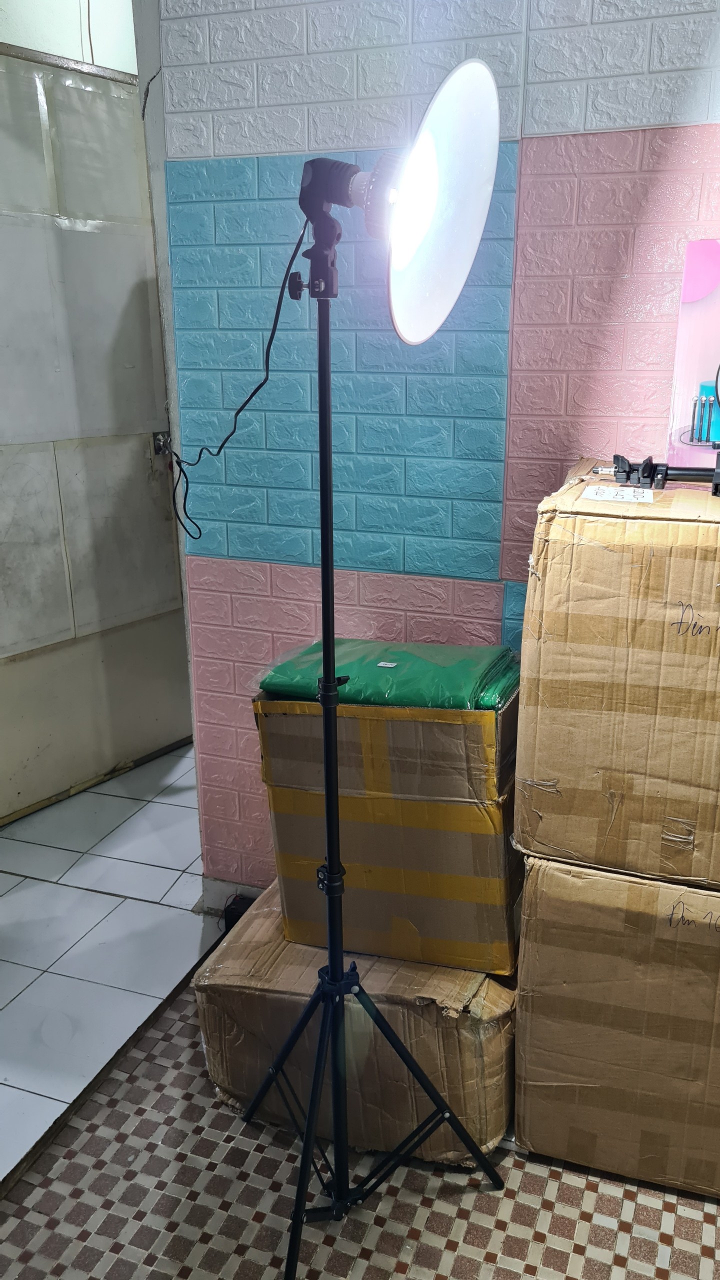 Đèn Pha Nhôm 50W 30W Studio Chân Cao 2m Tăng Giảm Chiều Cao Spa LiveStream Live Makeup