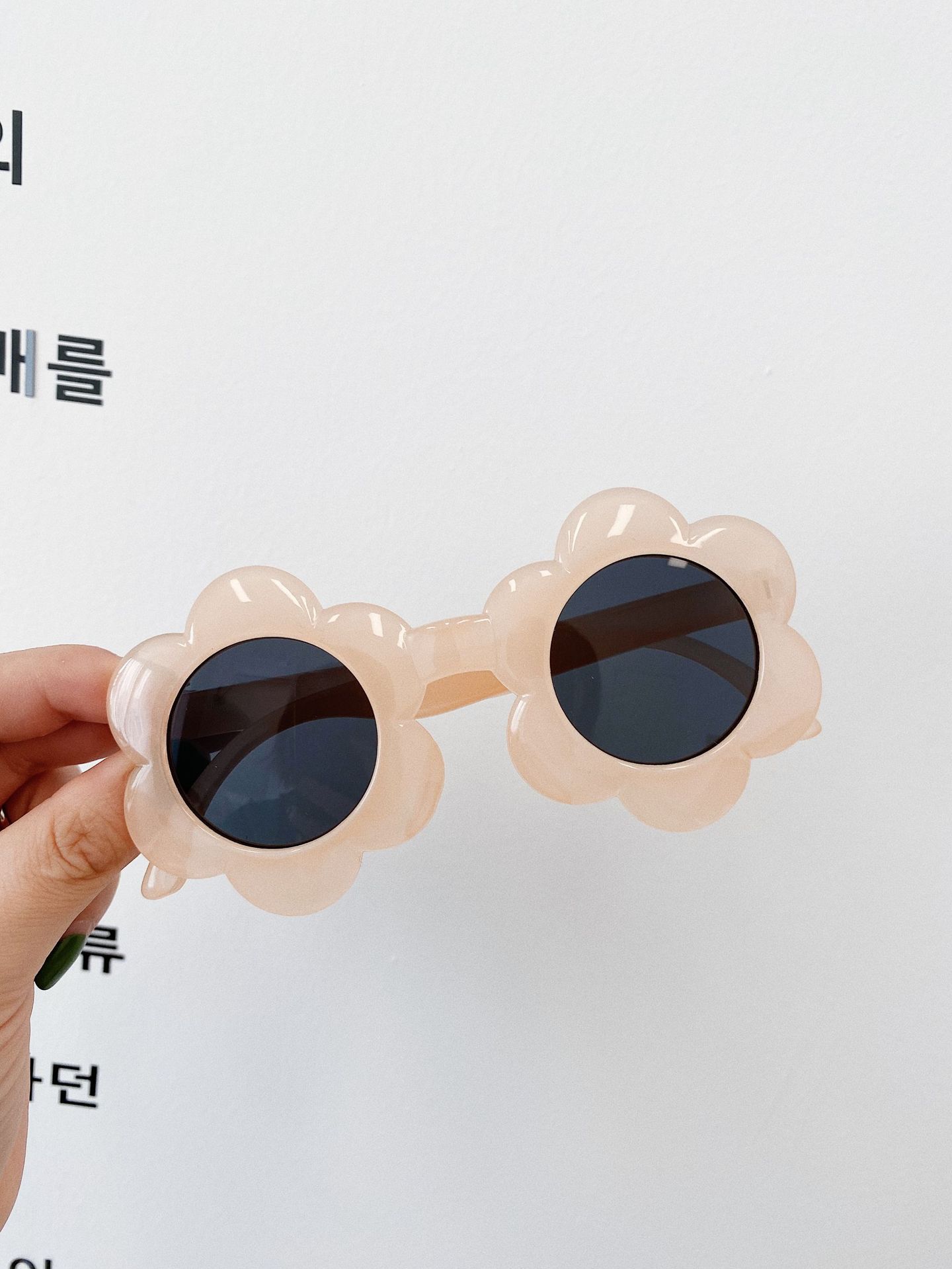 Mắt Kính Hoa 6 Cánh Thời Trang Cho Bé | BigBuy360 - bigbuy360.vn