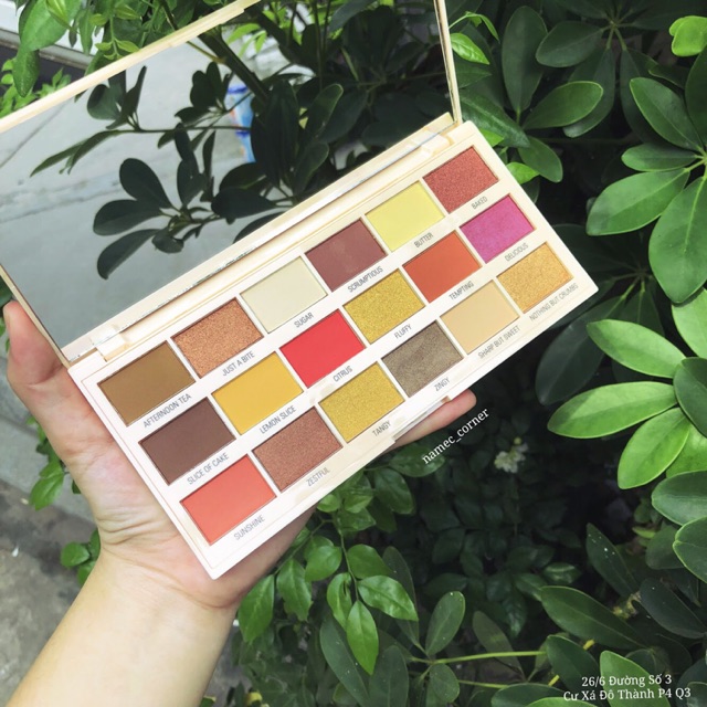 Bảng phấn mắt Makeup Revolution Dizzle