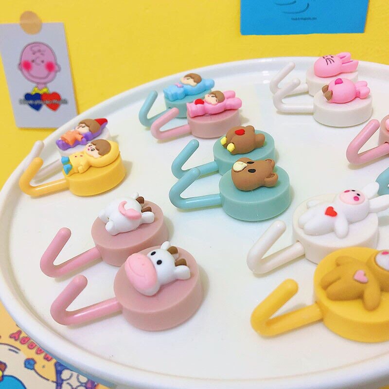 Set 2 Móc Treo Đồ Dán Tường Đa Năng Tiện Dụng Hoạ Tiết Đáng Yêu, Móc Dính Tường Đôi, Móc Nhựa Nhiều Màu