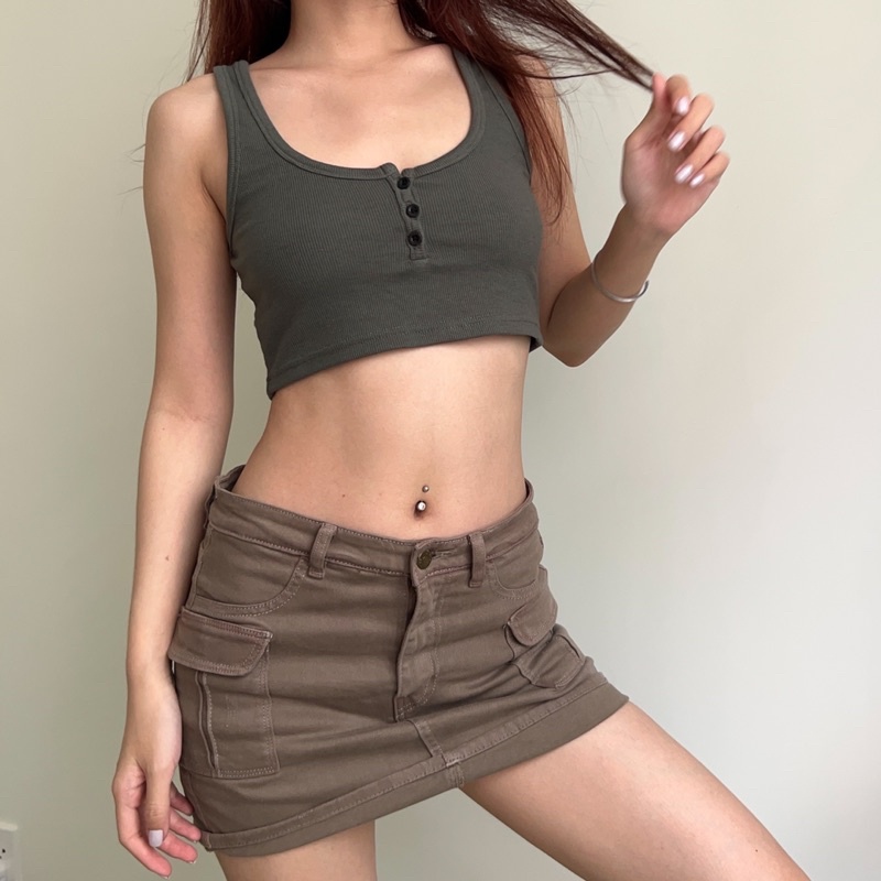 ADDSOMESUGAR Áo tanktop có hàng nút gài trước ngực