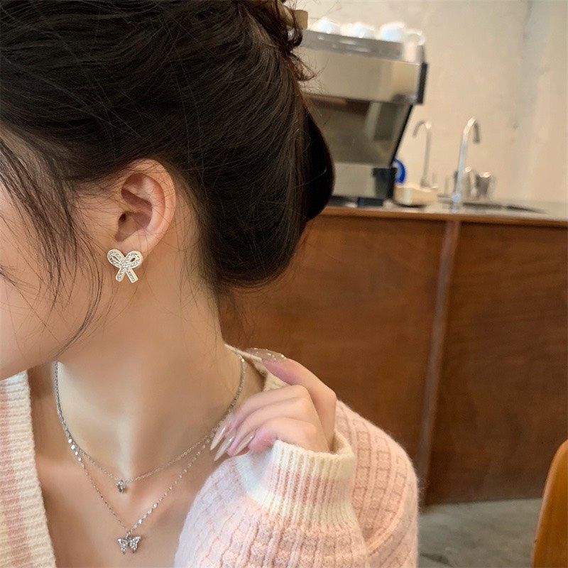 Khuyên tai nơ trắng đính ngọc xinh tươi KA13 Mayconner