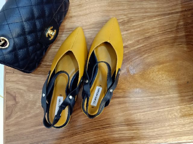 Pass giày size 37, chưa đi lần nào | BigBuy360 - bigbuy360.vn