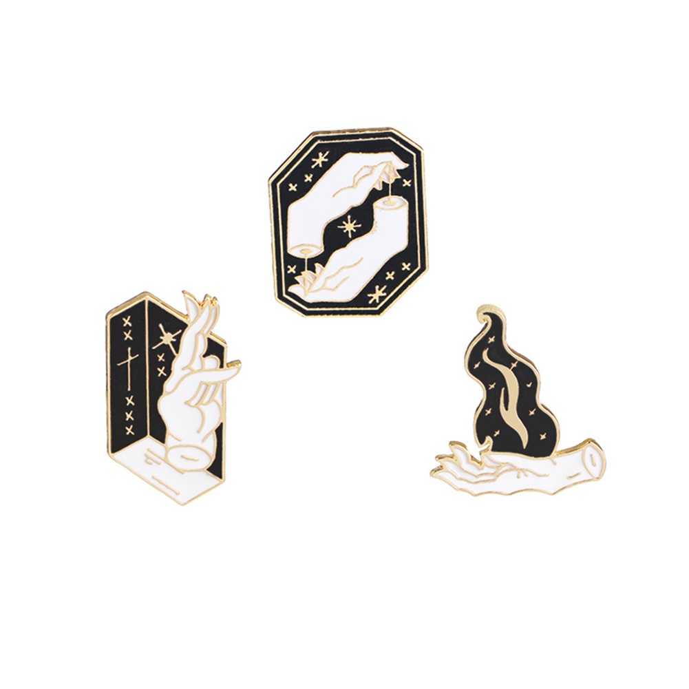 Ghim cài áo hình bàn tay tắc kè độc đáo