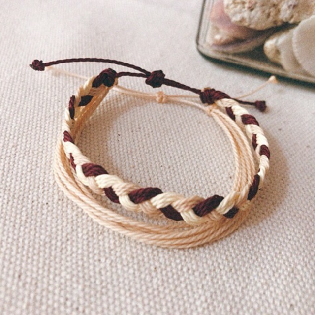 Set vòng bện màu kem và đỏ đô