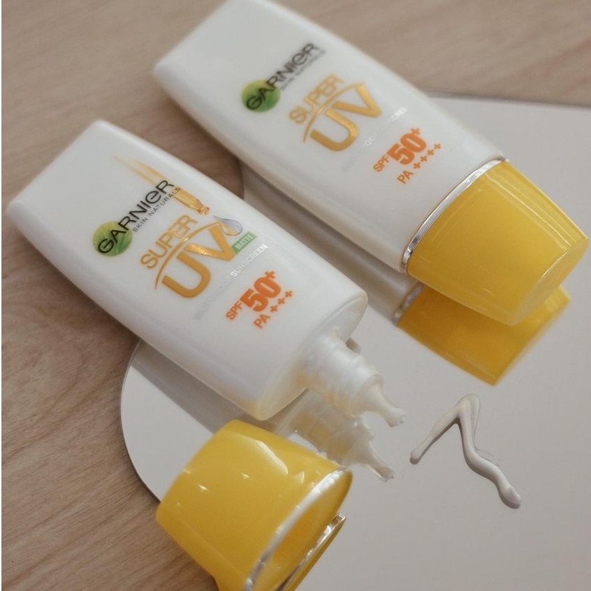 Kem Chống Nắng Garnier Làm Sáng Da Tự Nhiên Light Complete Super UV Natural 30ml