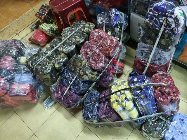 Phao bơi nịt bụng dành cho các bạn tập bơi rẻ nhất thị trường tối đa mỗi đơn hàng dc 5 phao. Màu sắc ngẫu nhiên