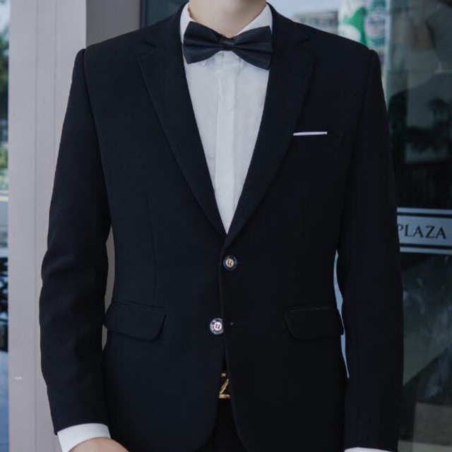 Sale 70% bộ quần + áo vest nam 2 khuy( 2 cúc) có 2 màu đe. Và xanh than, chất vải đẹp. Không nhăn. Không xù. K bay màu