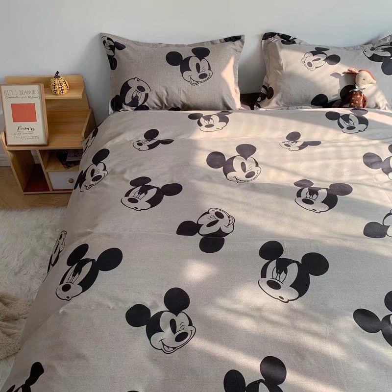 Bộ chăn ga Poly nhập khẩu chần bông dày mẫu Mickey nâu