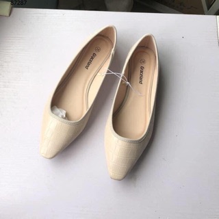 Giày bệt tobe