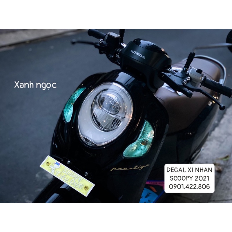 Decal Xi Nhan đèn trước Scoopy 2021