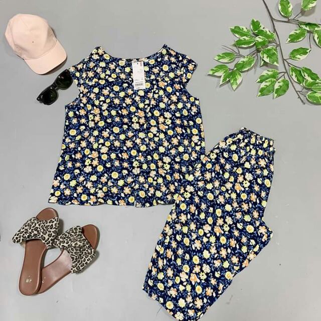 Combo 2 Bộ đồ nữ ( chị hằng)