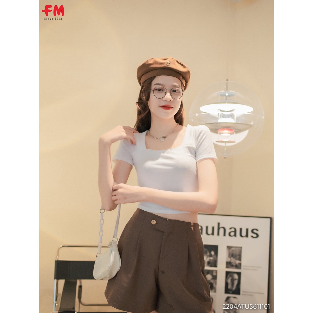 Áo thun croptop nữ FM Style cổ vuông viền chỉ  basic trẻ trung, năng động, thời trang220411030