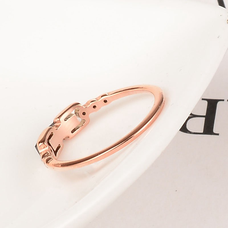 Nhẫn Mạ Vàng Hồng 18k Đính Kim Cương Giả Sang Trọng | Nhẫn Thiết Kế Chữ Cái Cho Nữ | Trang Sức Bằng Thép Không Gỉ Chống Thấm Nước Không Phai Màu Không Dị