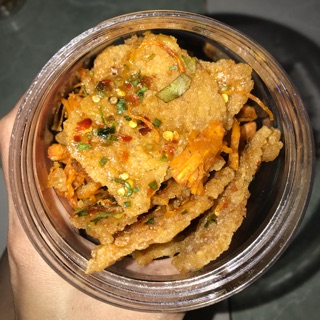 Combo Cơm cháy khô gà và đậu phộng rang tỏi .
