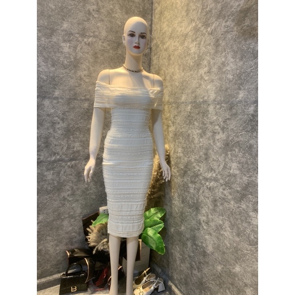 Váy ren mềm trễ vai ôm body siêu sang chảnh