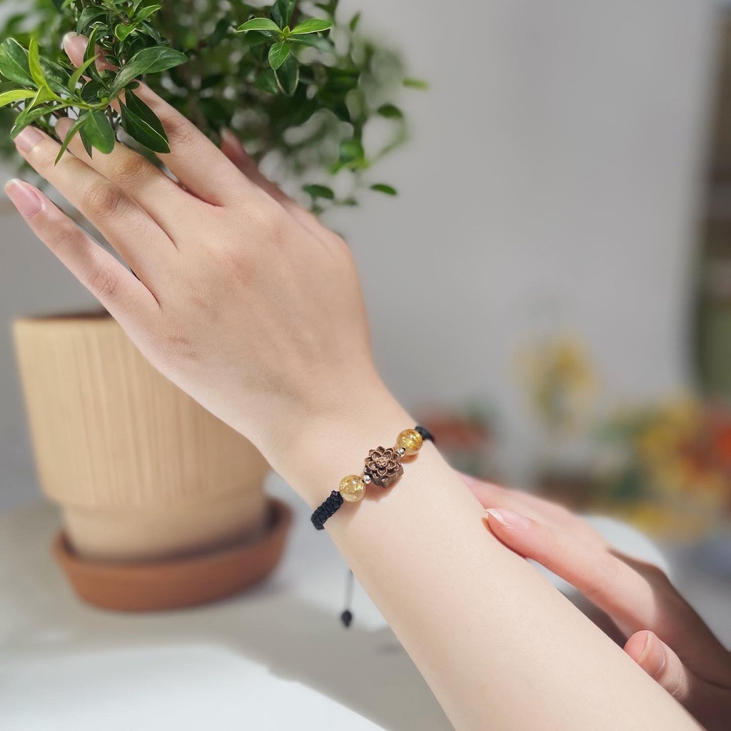 Vòng Tay Đan Tết Phong Thủy Mix Charm Sen Sánh Chìm Và TA Tóc Vàng Hồng Xanh Aqua Năng Lượng A02