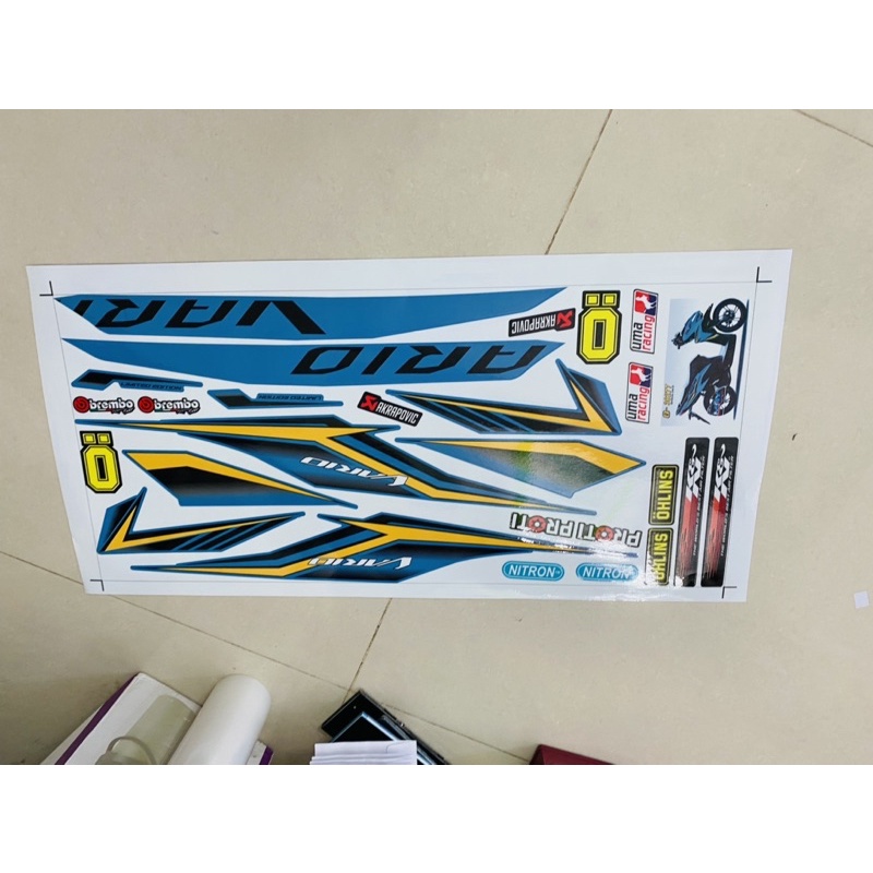 ( Quí khách vui lòng mang ra tiệm cho thợ dán ) Tem vario 2017 xanh