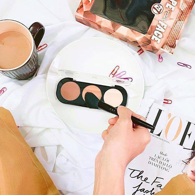 Bộ Phấn Tạo Khối 3 Ô kèm Cọ W7 Shape Your Face Contour Kit (Anh Quốc) | BigBuy360 - bigbuy360.vn