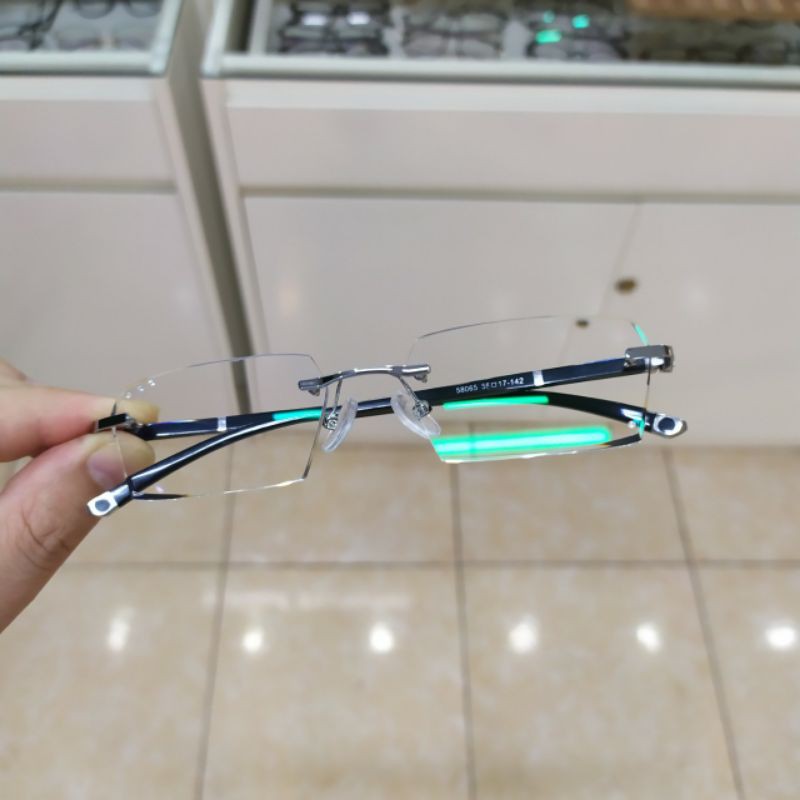 Kính cận khoan nam nữ mắt chống ánh sáng xanh Nhật